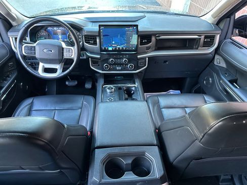 Used 2023 Ford Expedition Max XLT image 14