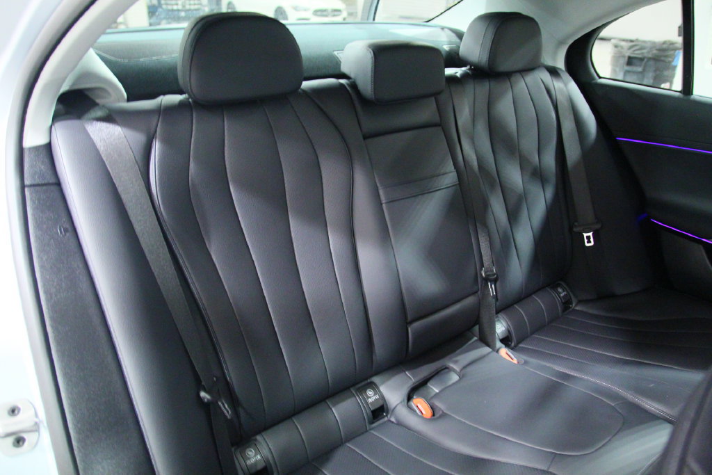 Used 2026 Mercedes-Benz E 350 4MATIC Sedan image 26