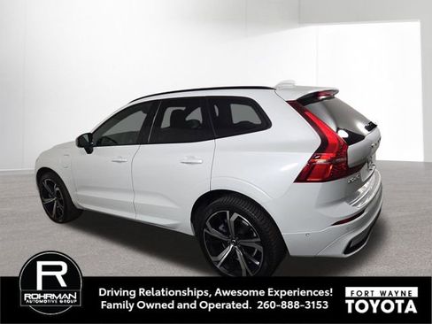 Used 2022 Volvo XC60 T8 R-Design w/ Advanced Package AWD/4WD image 11