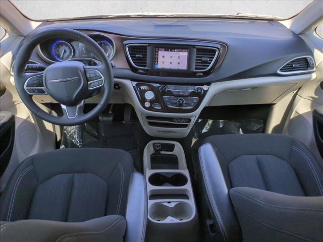 Used 2023 Chrysler Voyager LX FWD image 16