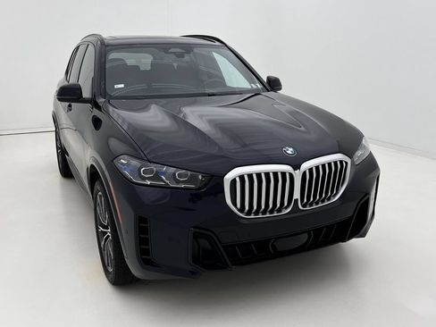 Used 2024 BMW X5 xDrive40i w/ M Sport Package AWD/4WD image 3