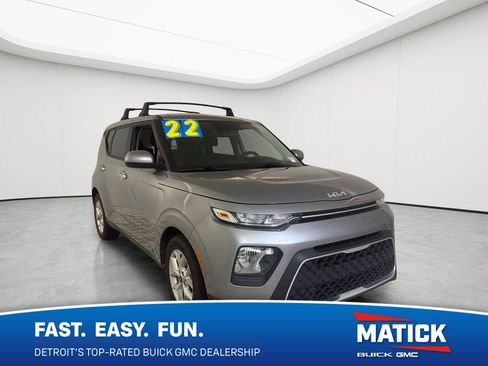 Used 2022 Kia Soul LX w/ Technology Package FWD image 1