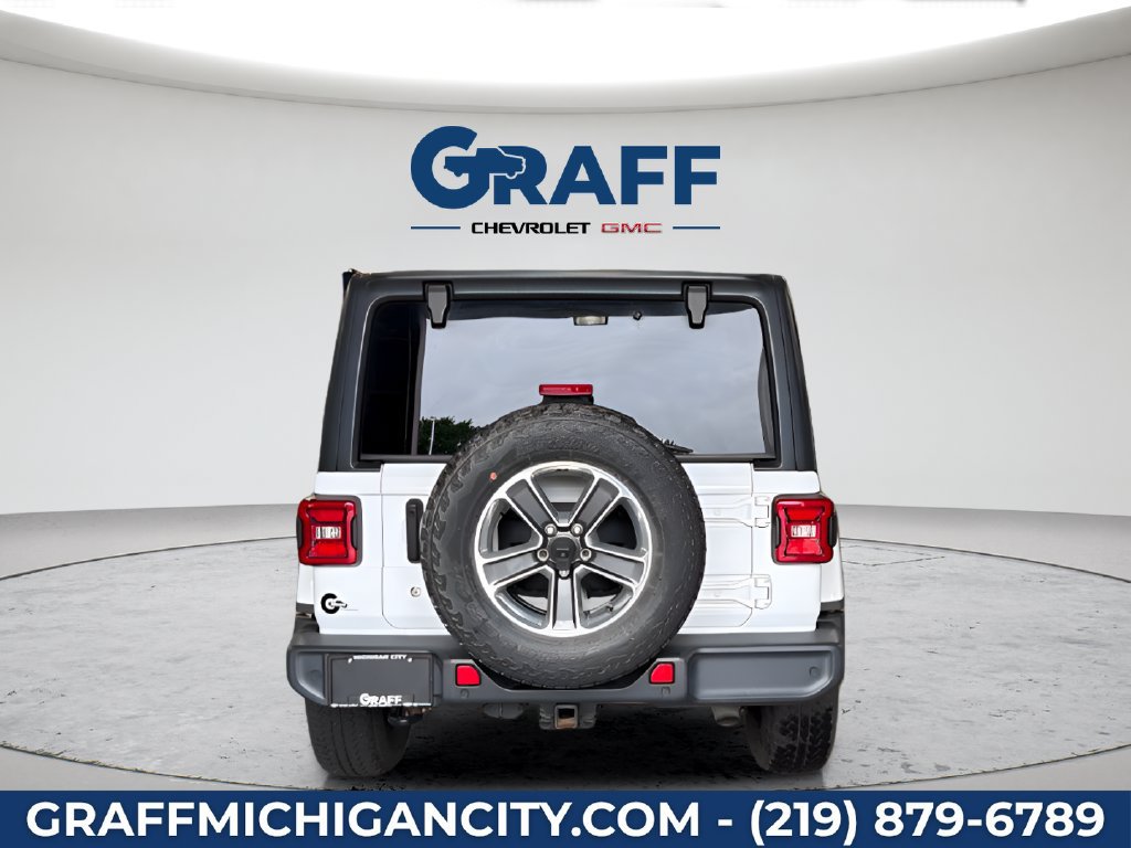 Used 2018 Jeep Wrangler Unlimited Sahara AWD/4WD image 4