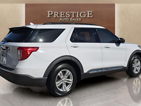 Used 2020 Ford Explorer XLT image 26