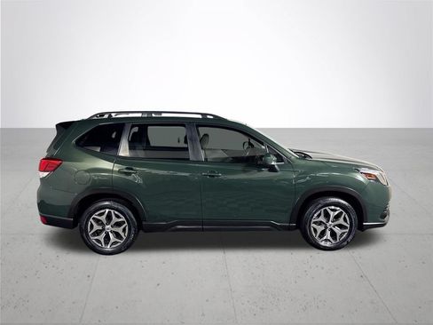 Used 2024 Subaru Forester Premium AWD/4WD image 5