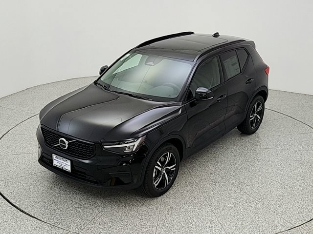 New 2026 Volvo XC40 B5 Core w/ Protection Package Premier AWD/4WD image 13
