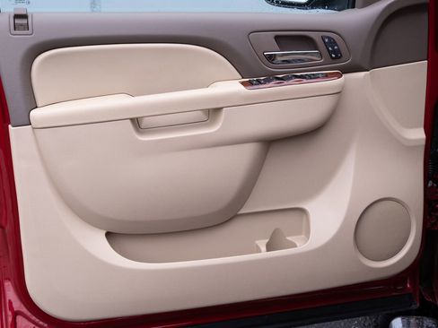 Used 2014 Chevrolet Tahoe LTZ image 14