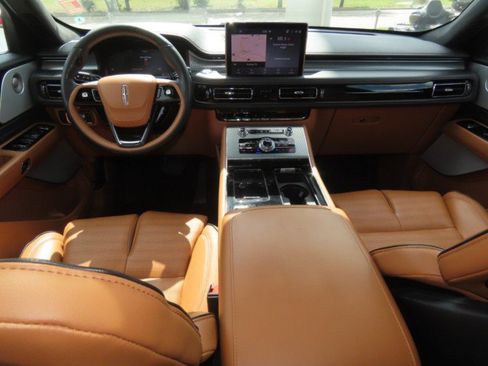 Certified 2023 Lincoln Aviator Black Label AWD/4WD image 22