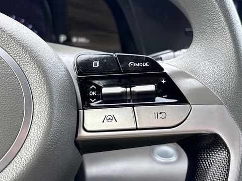 Used 2022 Hyundai Elantra SEL w/ Preferred Accessory Package image 17