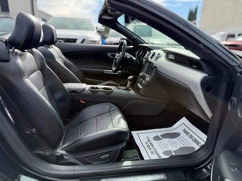 Used 2016 Ford Mustang Premium image 39