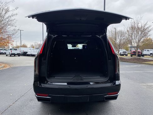 Used 2023 Cadillac Escalade Sport Platinum w/ LPO, ONYX Package image 11