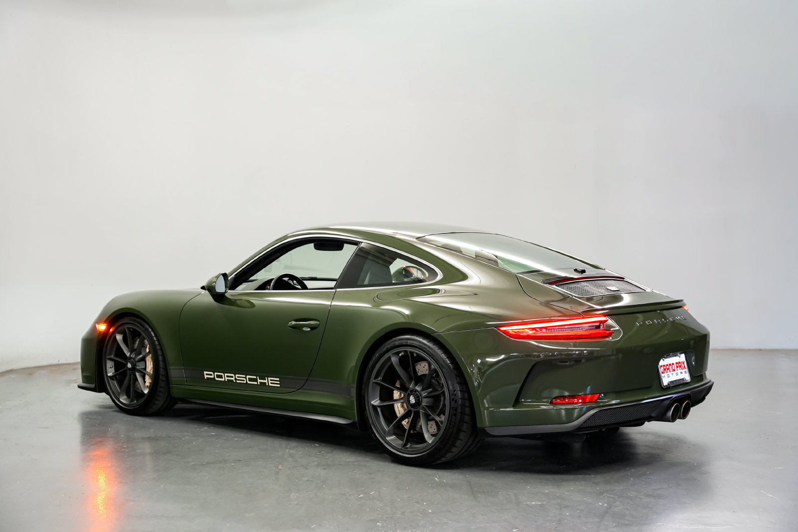 Used 2019 Porsche 911 GT3 RWD image 8