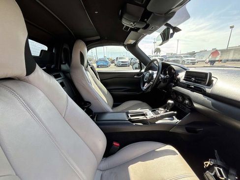 Used 2016 MAZDA MX-5 Miata Sport image 12
