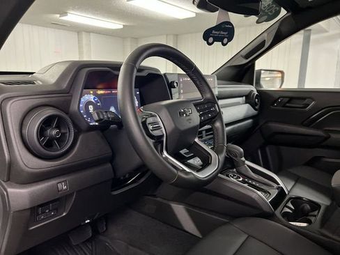 Used 2025 Chevrolet Colorado Trail Boss AWD/4WD image 10