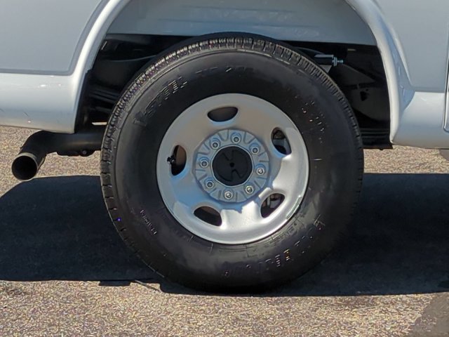New 2026 Chevrolet Express 2500 RWD image 29
