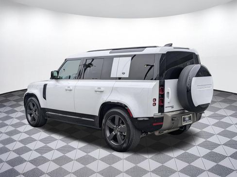 Used 2022 Land Rover Defender 110 X-Dynamic HSE AWD/4WD image 3