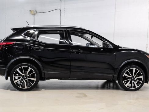 Used 2019 Nissan Rogue Sport SL w/ Premium Package image 8