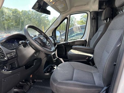 Used 2025 RAM ProMaster 2500 w/ U-Haul Equipment Group FWD image 11
