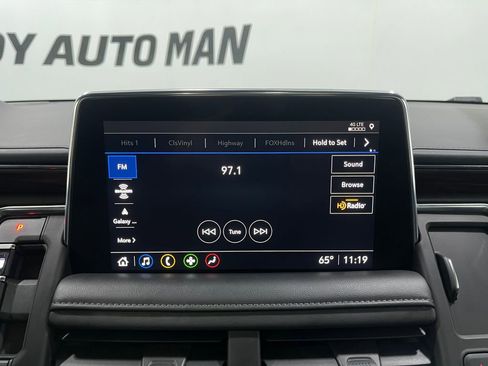 Used 2021 Chevrolet Suburban LT image 24