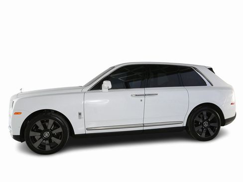 Used 2022 Rolls-Royce Cullinan image 5