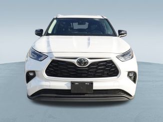 Used 2024 Toyota Highlander LE video 2