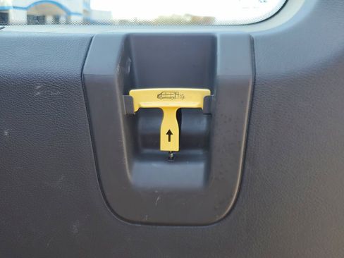 Used 2023 Ford Transit 350 XLT image 9