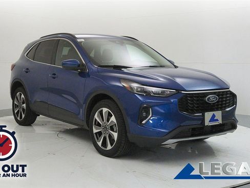 Used 2023 Ford Escape Platinum w/ Premium Technology Package image 1