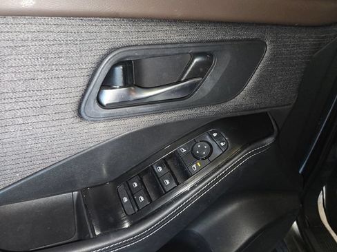 Used 2021 Nissan Rogue SV FWD image 13