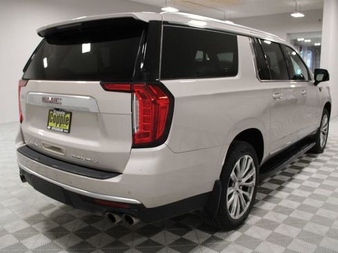 Used 2022 GMC Yukon XL Denali image 9