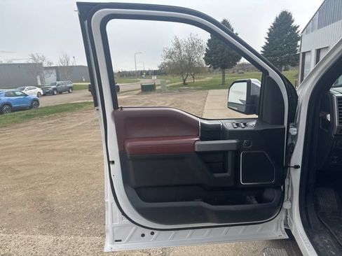 Used 2018 Ford F150 Platinum w/ Equipment Group 701A Luxury AWD/4WD image 11