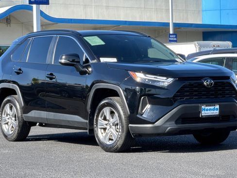 Used 2025 Toyota RAV4 XLE w/ Convenience Package FWD image 6