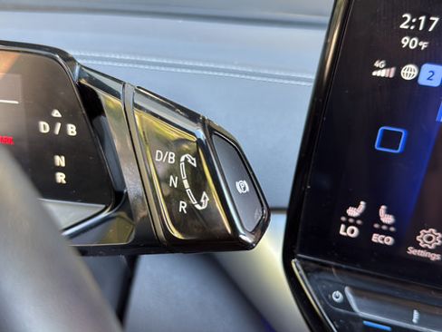 Used 2023 Volkswagen ID.4 2WD image 18