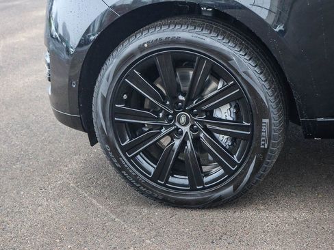 New 2025 Land Rover Range Rover SE image 9