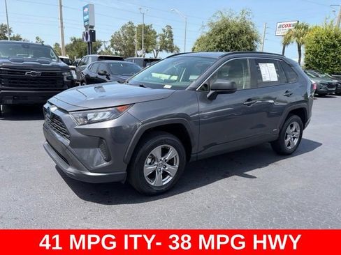 Used 2022 Toyota RAV4 LE AWD/4WD image 3
