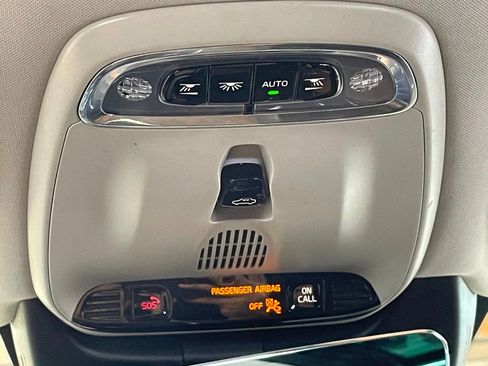 Used 2018 Volvo S90 T6 Inscription w/ Convenience Package image 30