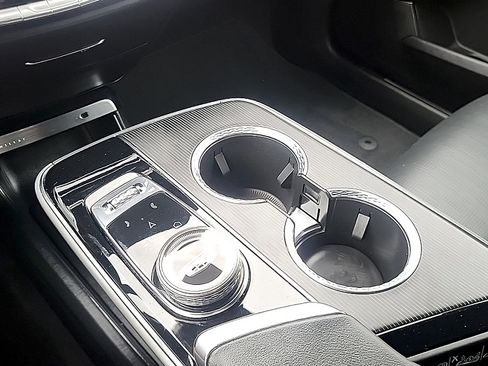 Certified 2024 Cadillac Lyriq Luxury AWD/4WD image 27