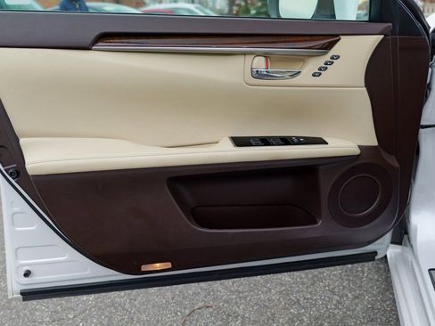 Used 2018 Lexus ES 350 w/ Premier Package image 17