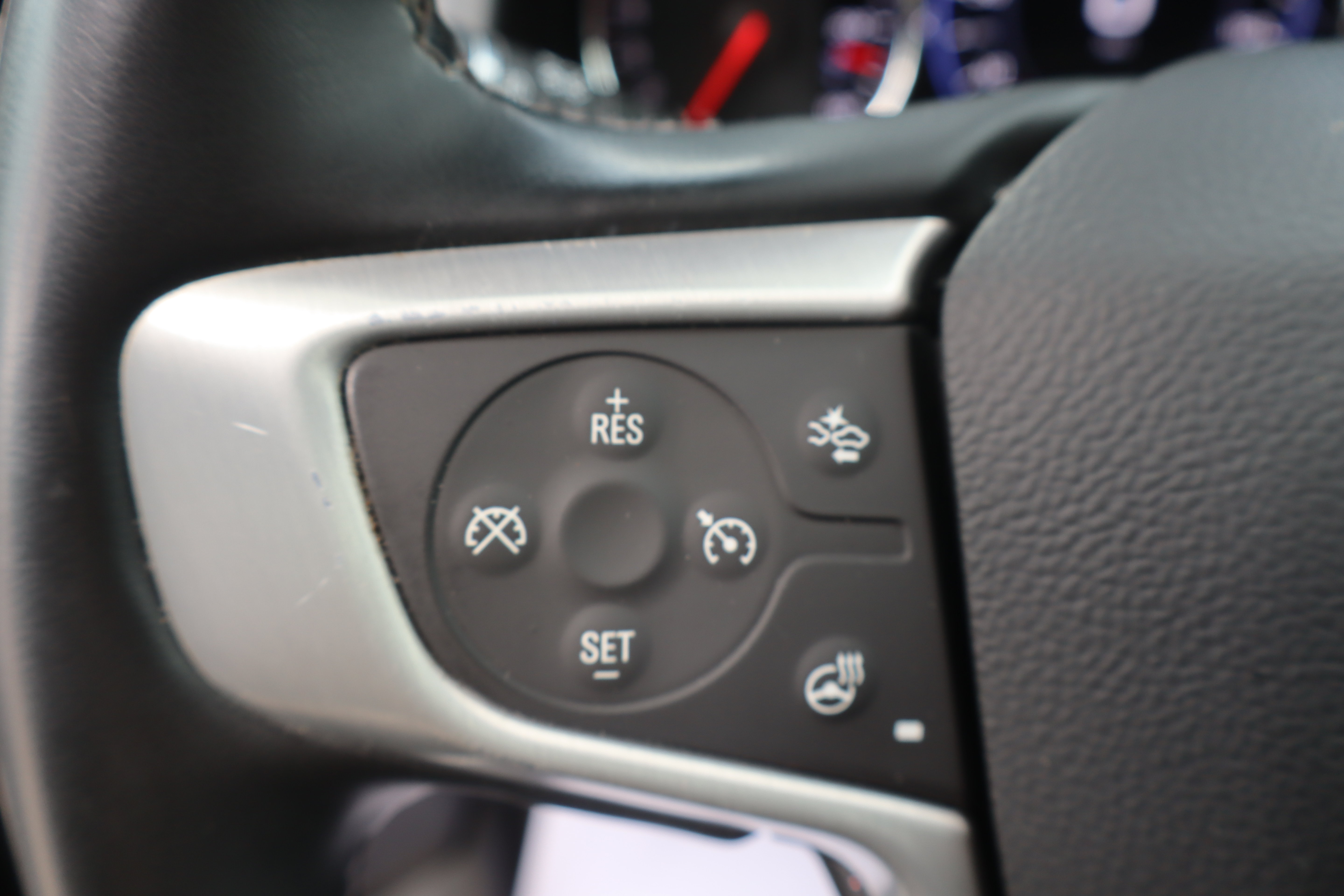 Used 2023 GMC Acadia SLT w/ Technology Package AWD/4WD image 18