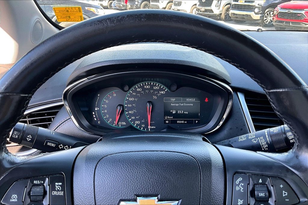 Used 2022 Chevrolet Trax LT w/ LT Convenience Package FWD image 10