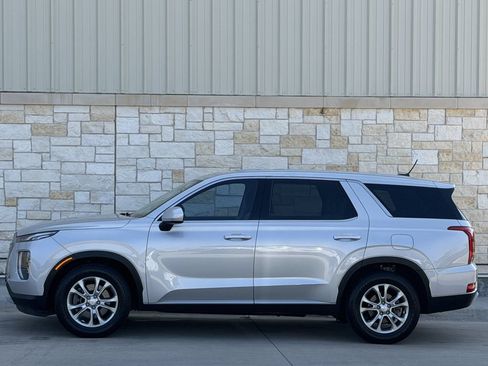 Used 2021 Hyundai Palisade SE FWD image 3