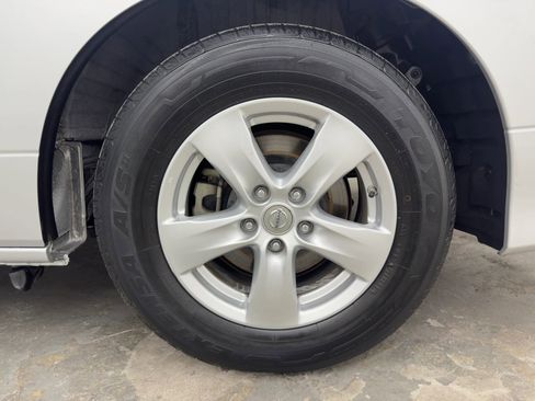 Used 2013 Nissan Quest SV w/ Leather Pkg image 15