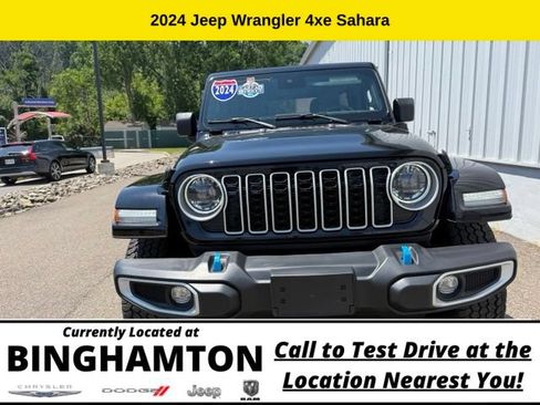 Used 2024 Jeep Wrangler Unlimited Sahara AWD/4WD image 3