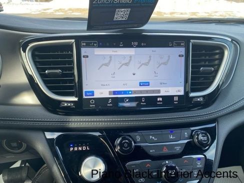 New 2026 Chrysler Pacifica Select w/ S Appearance Package image 16