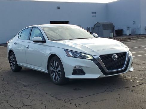 Certified 2019 Nissan Altima 2.5 SV image 2
