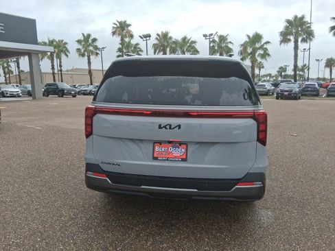 New 2026 Kia Carnival SX w/ SX Dark Edition Package FWD image 5