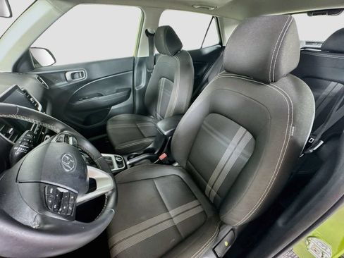 Used 2024 Hyundai Venue SEL FWD image 20