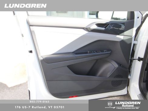 Used 2023 Volkswagen Taos SEL AWD/4WD image 25
