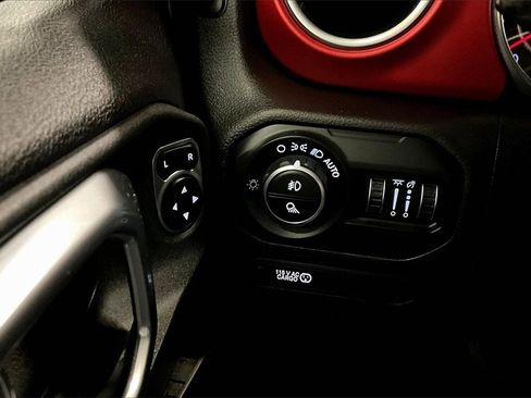 Used 2020 Jeep Gladiator Rubicon w/ Trailer Tow Package image 16