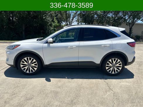 Used 2020 Ford Escape Titanium AWD/4WD image 2