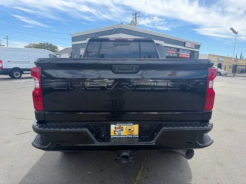 Used 2022 Chevrolet Silverado 2500 LT w/ Midnight Edition AWD/4WD image 6